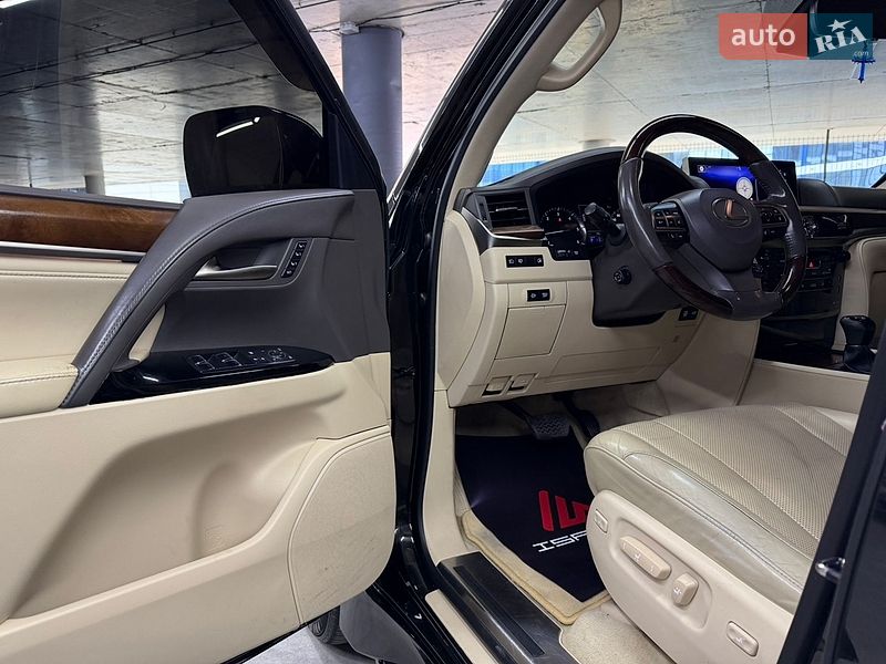 Внедорожник / Кроссовер Lexus LX 2016 в Одессе
