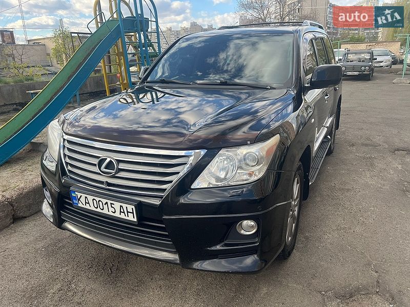 Внедорожник / Кроссовер Lexus LX 2011 в Киеве