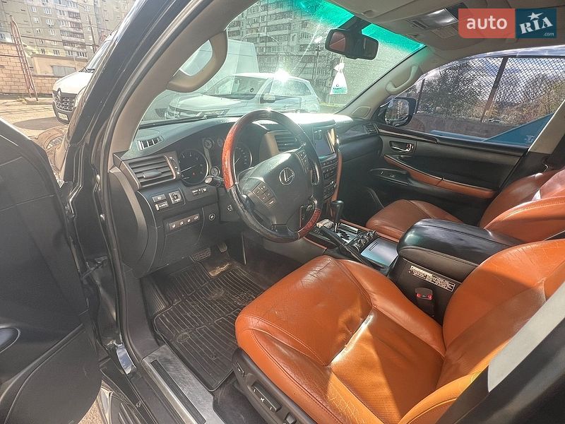 Внедорожник / Кроссовер Lexus LX 2011 в Киеве