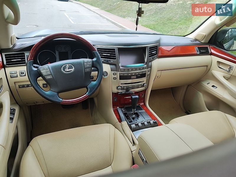 Позашляховик / Кросовер Lexus LX 2008 в Києві