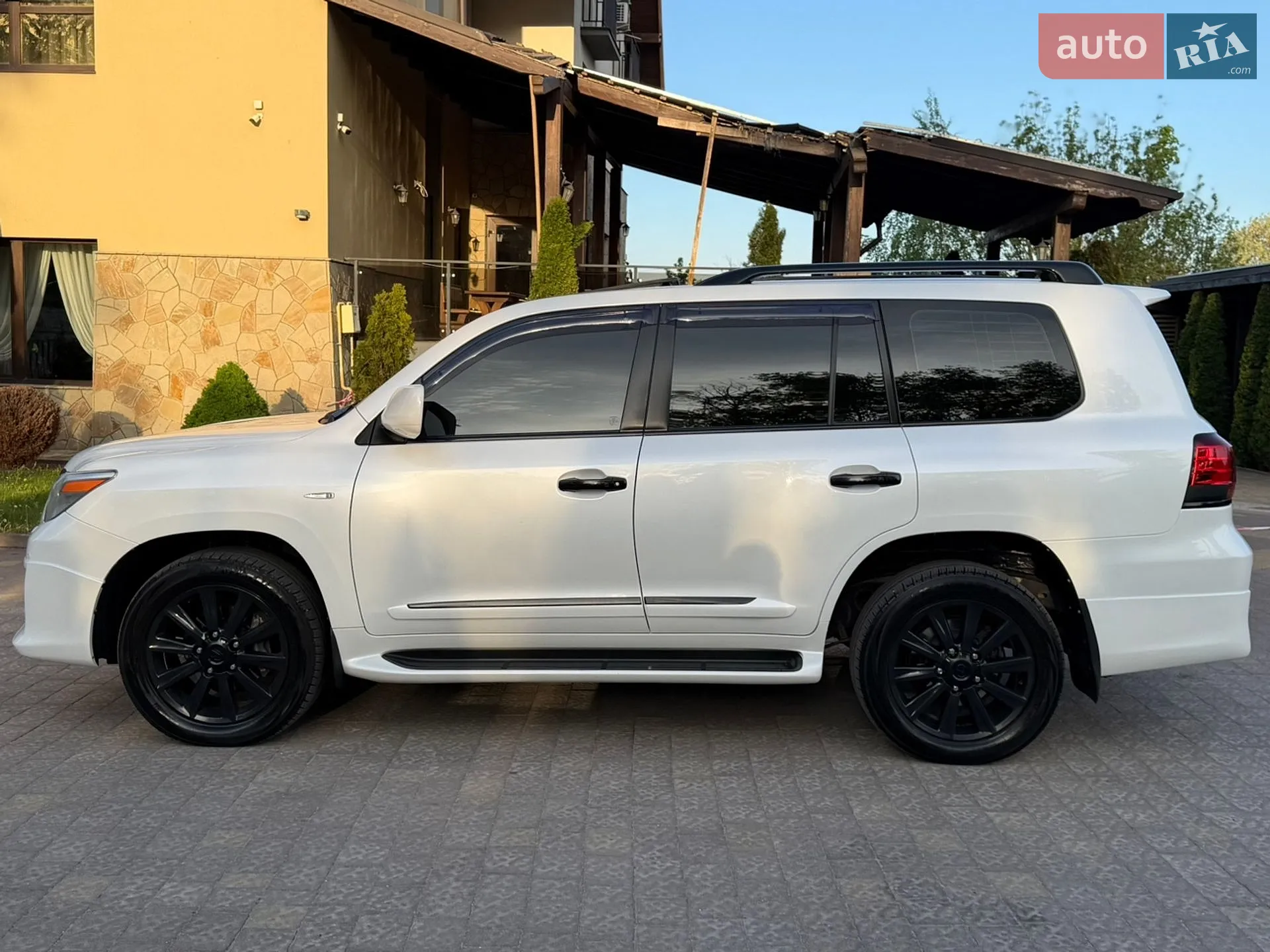 2011 Lexus LX - мініатюра 18