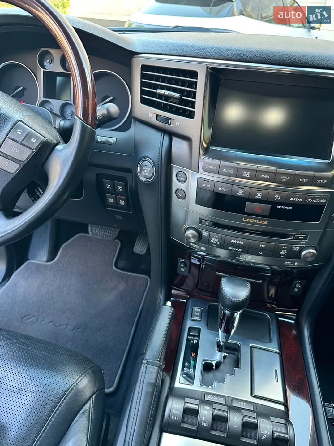 2011 Lexus LX - мініатюра 12