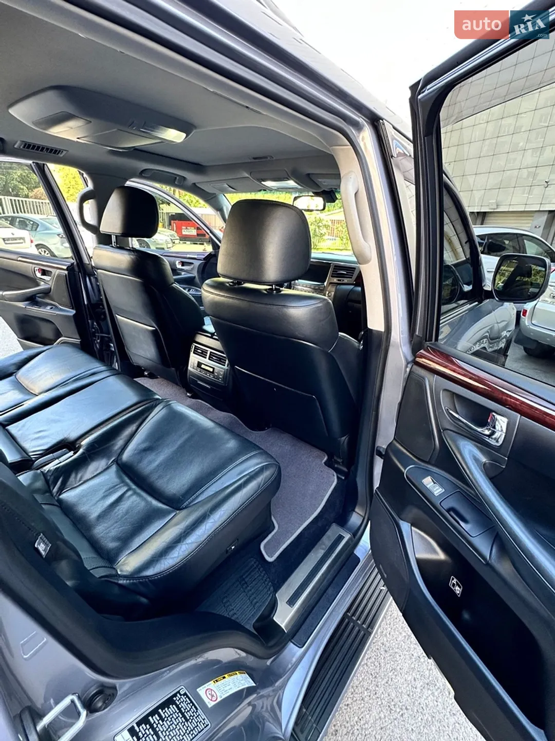 2011 Lexus LX - мініатюра 17
