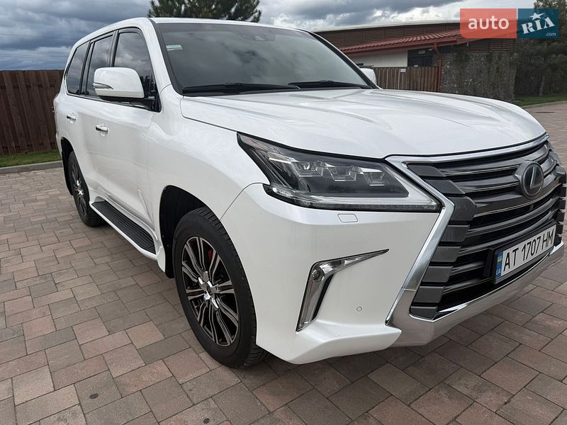 Позашляховик / Кросовер Lexus LX 2016 в Івано-Франківську