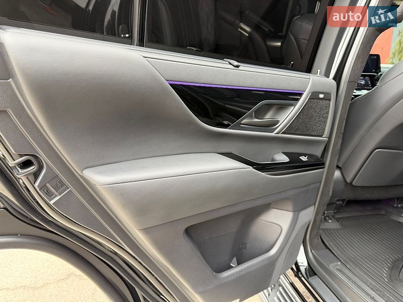 Внедорожник / Кроссовер Lexus LX 2023 в Днепре