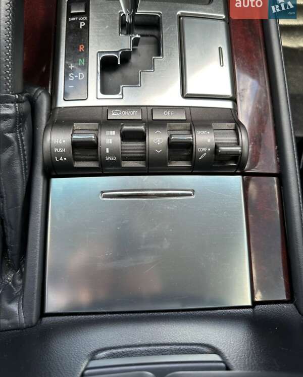 Позашляховик / Кросовер Lexus LX 2011 в Марганці