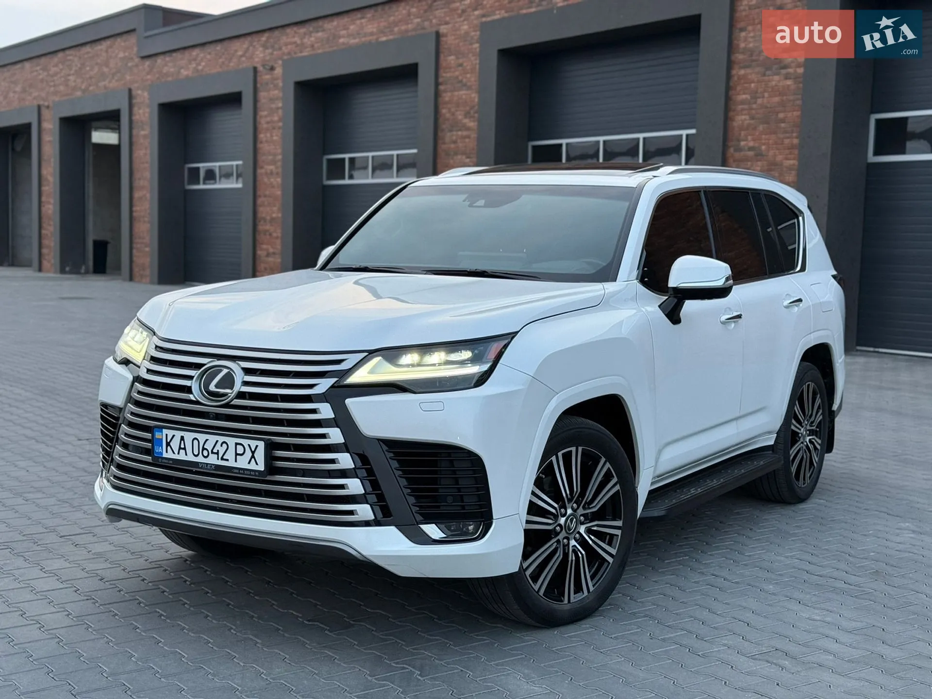 2022 Lexus LX - мініатюра 3