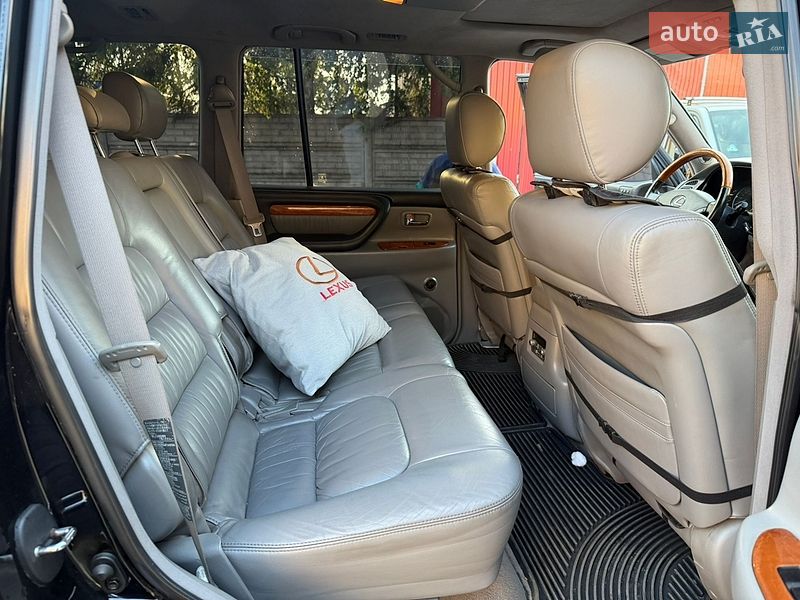 Позашляховик / Кросовер Lexus LX 2005 в Володимирі