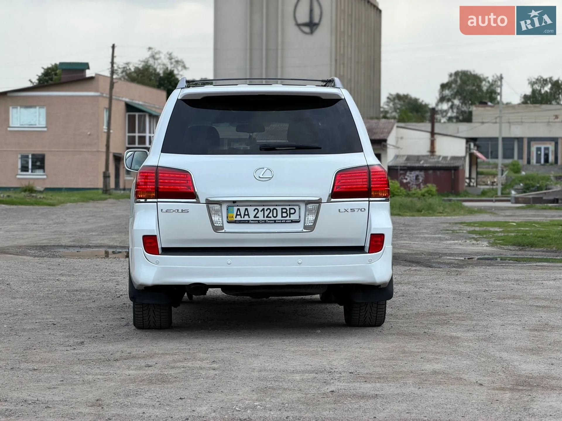 2011 Lexus LX - мініатюра 8