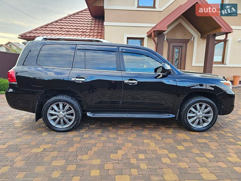 Позашляховик / Кросовер Lexus LX 2008 в Чернівцях