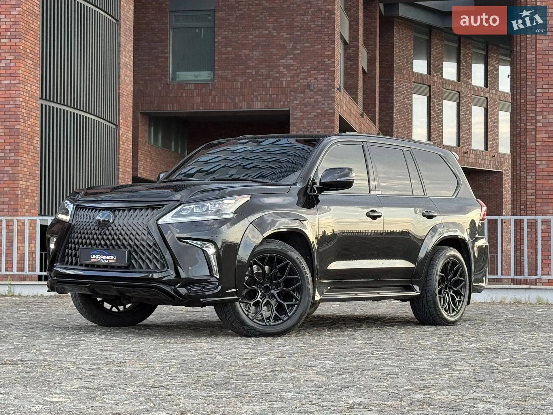 2017 Lexus LX - фото 1
