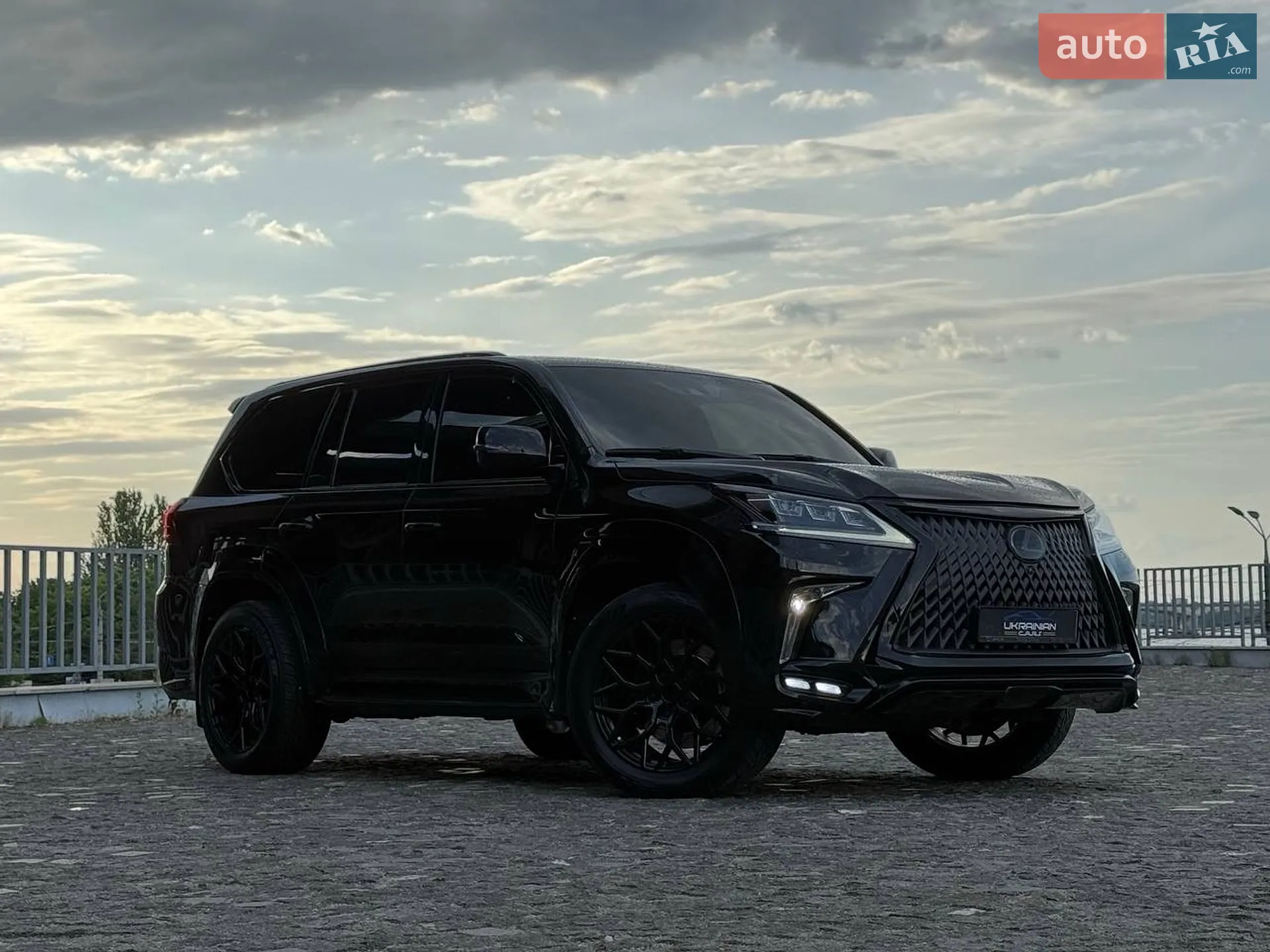 2017 Lexus LX - мініатюра 12