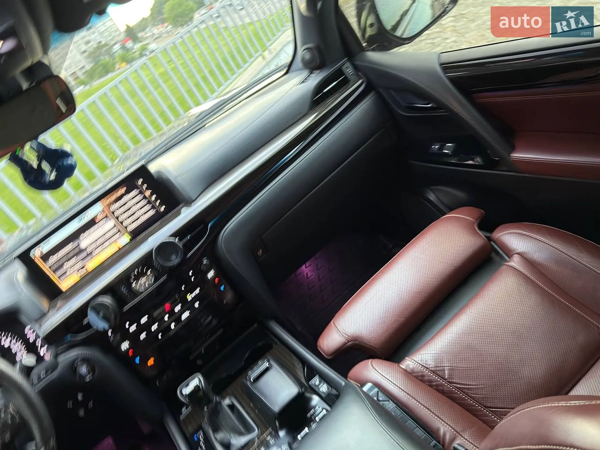 2017 Lexus LX - мініатюра 36