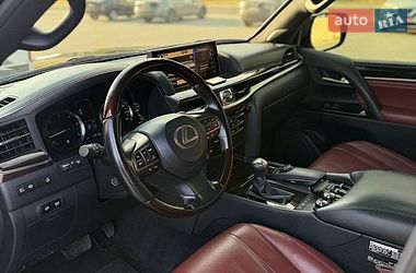 Позашляховик / Кросовер Lexus LX 2017 в Дніпрі