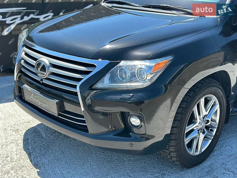 Внедорожник / Кроссовер Lexus LX 2015 в Киеве