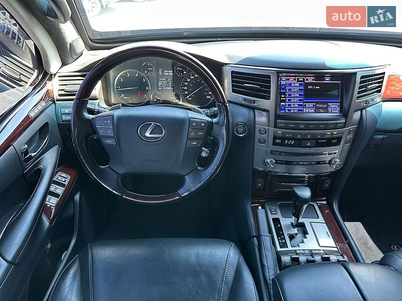 Внедорожник / Кроссовер Lexus LX 2015 в Киеве