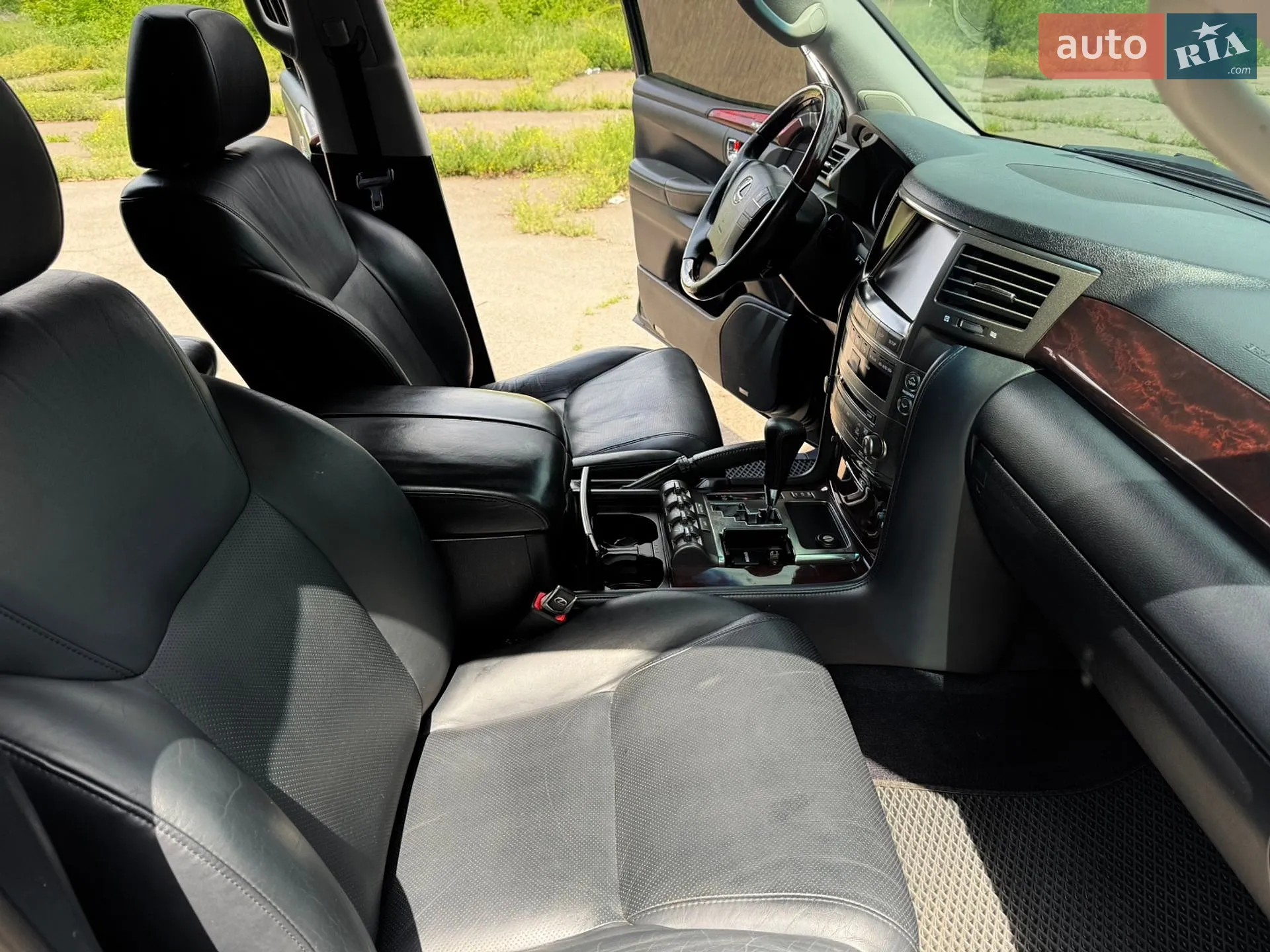 2011 Lexus LX - мініатюра 16