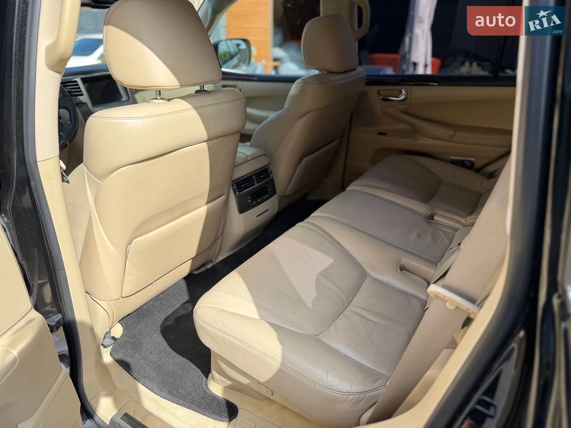 2011 Lexus LX - мініатюра 8