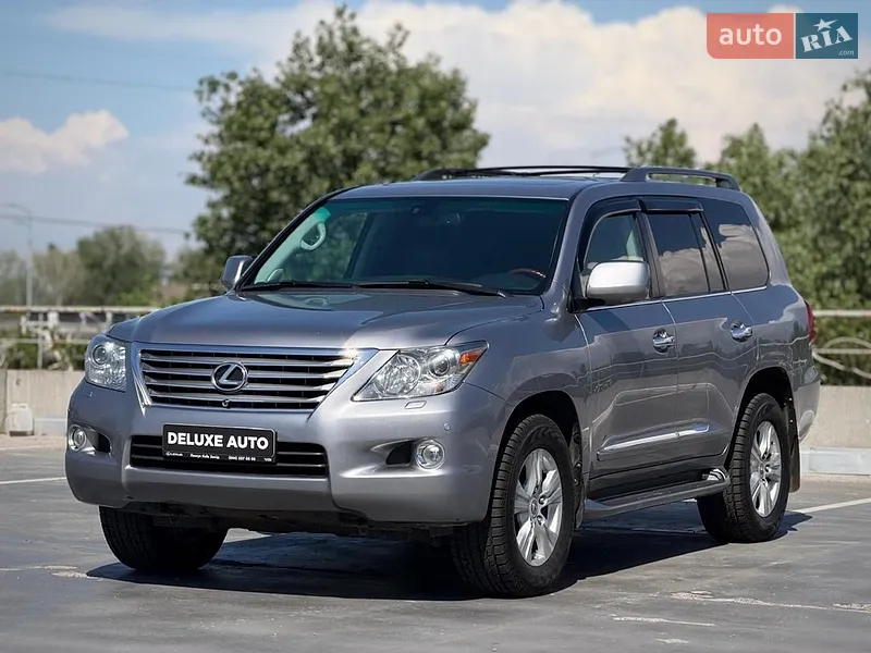 Lexus LX