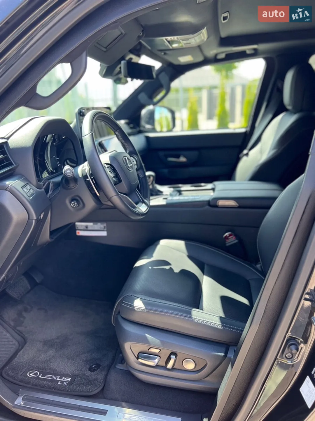 2023 Lexus LX - мініатюра 8