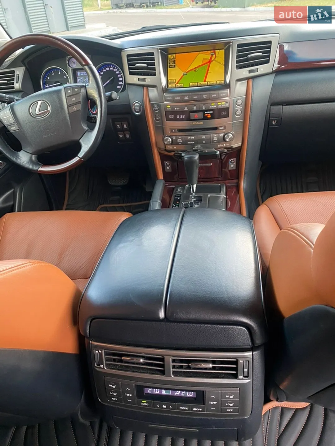 2011 Lexus LX - мініатюра 23