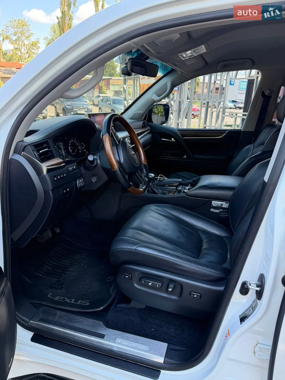 2015 Lexus LX - мініатюра 10