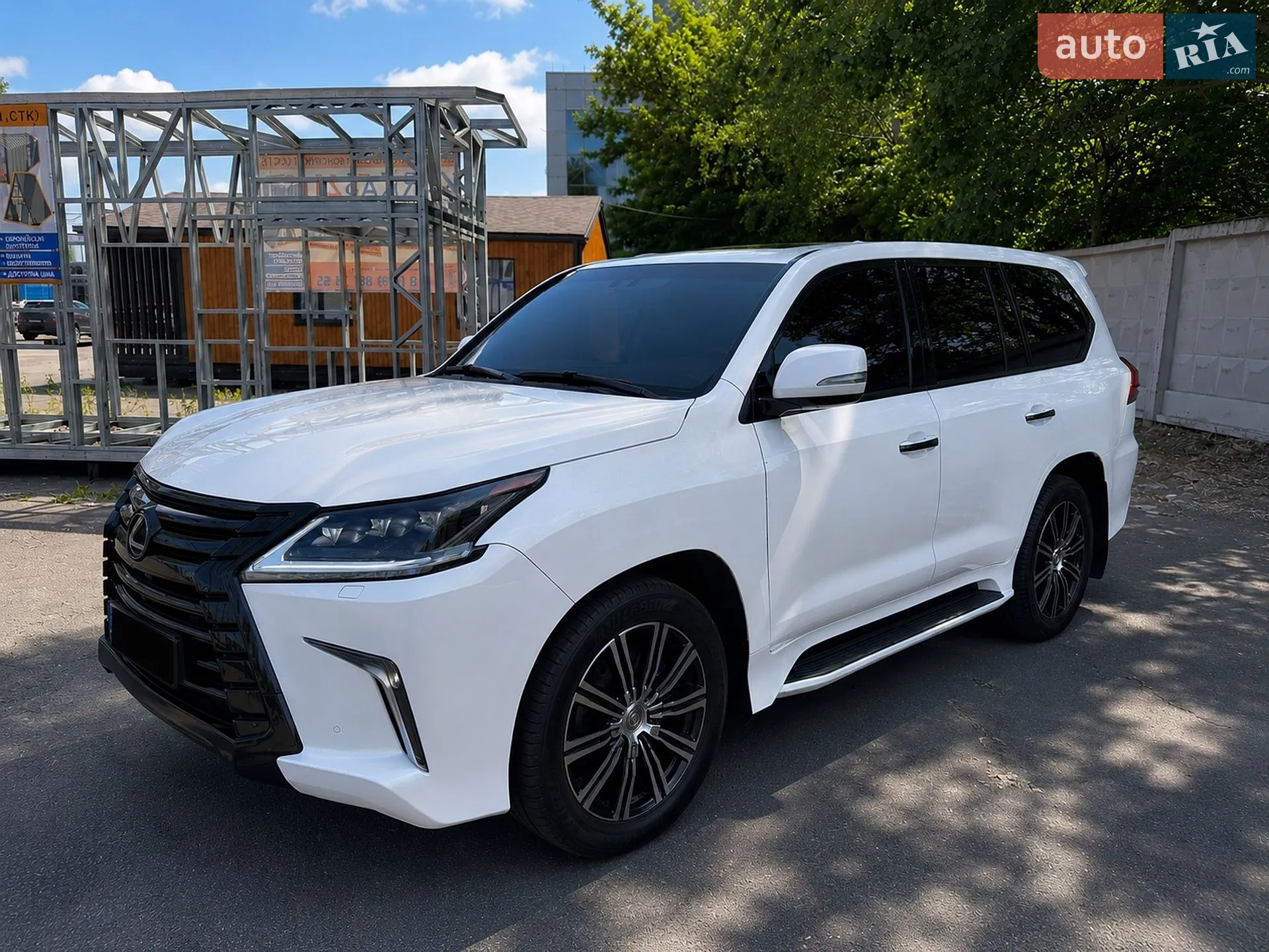 2015 Lexus LX - фото 1