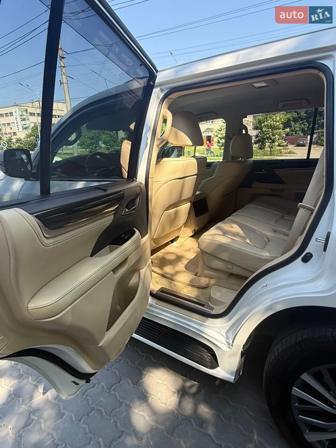 2016 Lexus LX - мініатюра 13