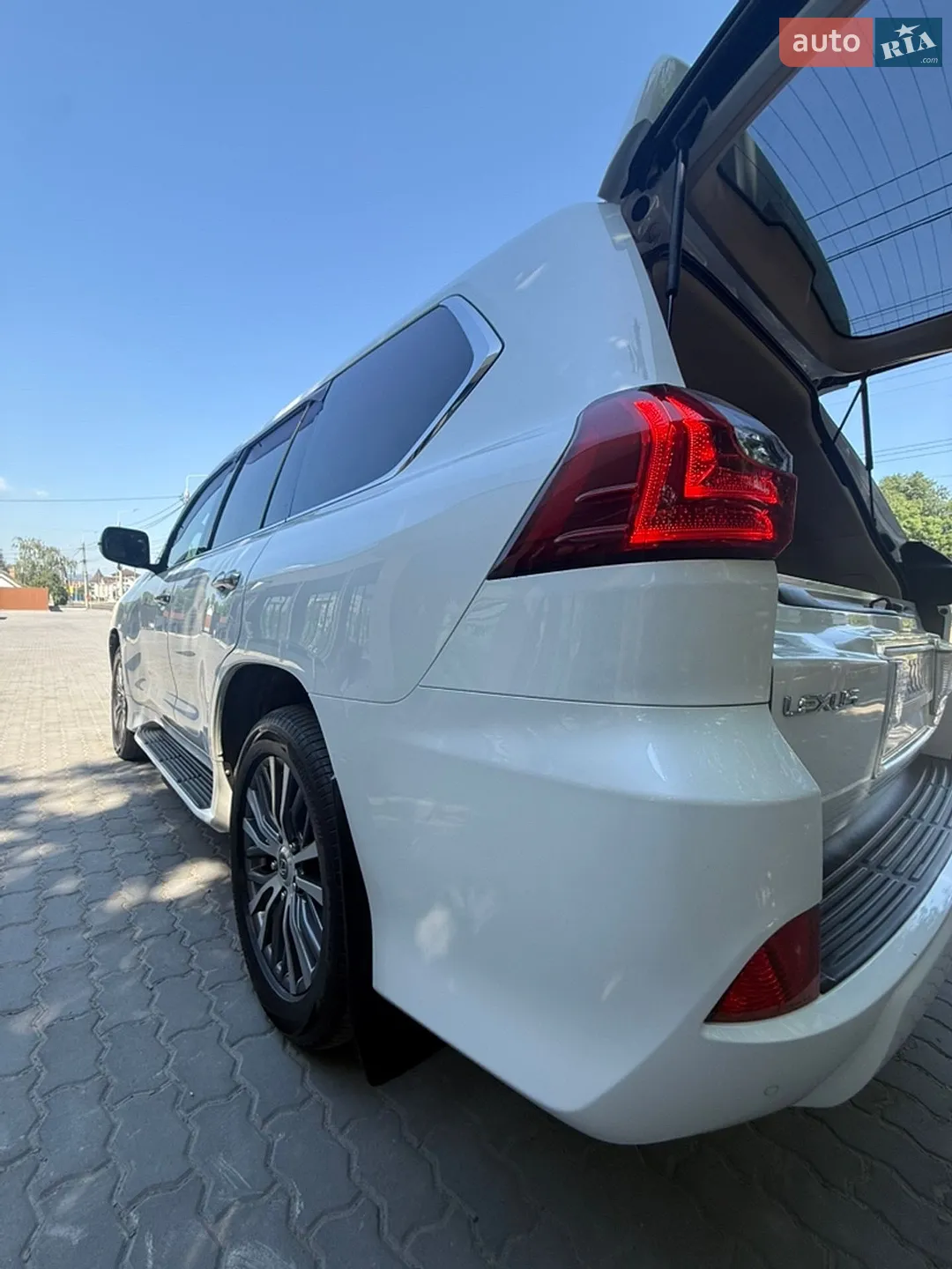 2016 Lexus LX - мініатюра 18