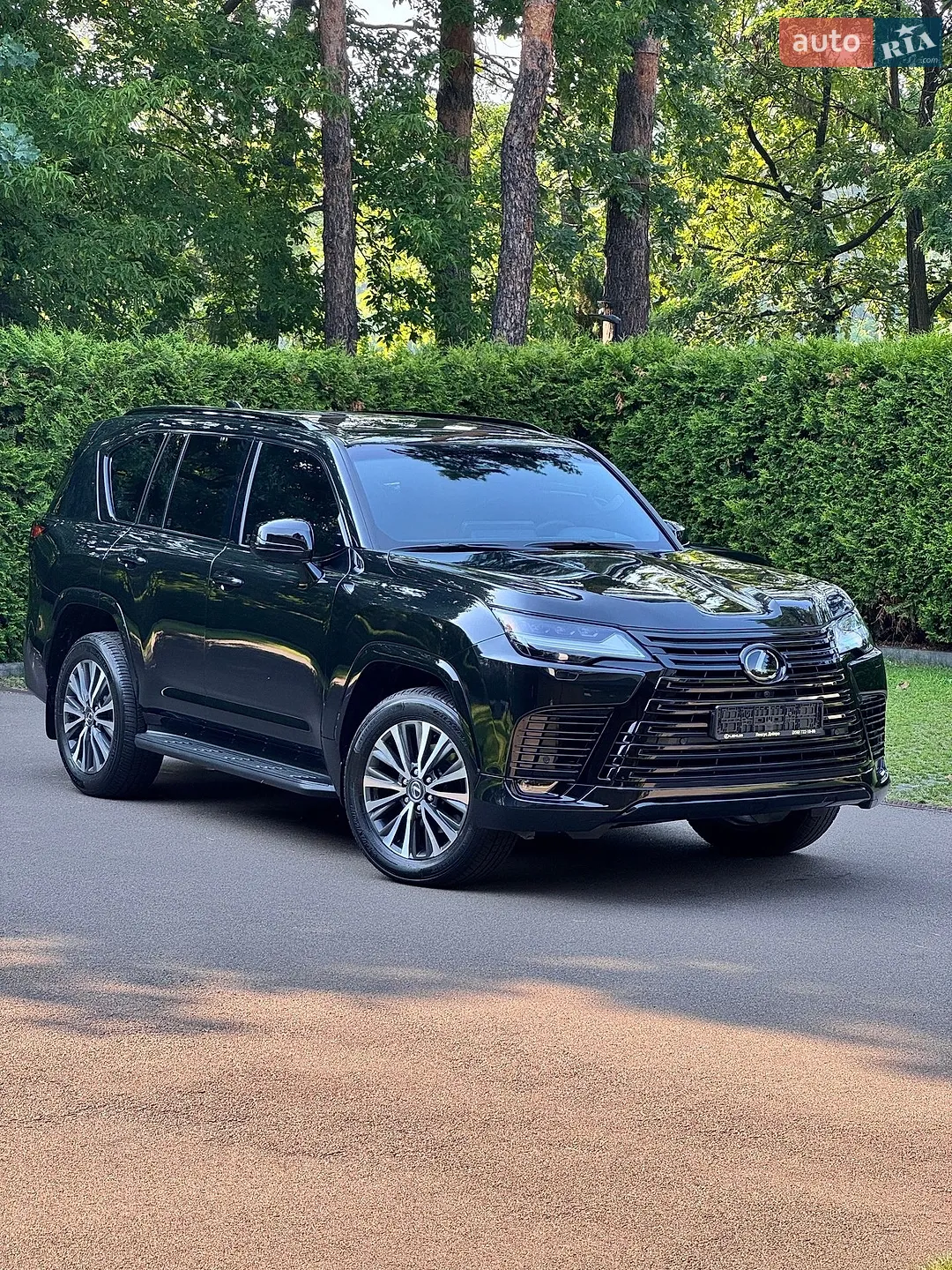 2025 Lexus LX - фото 1