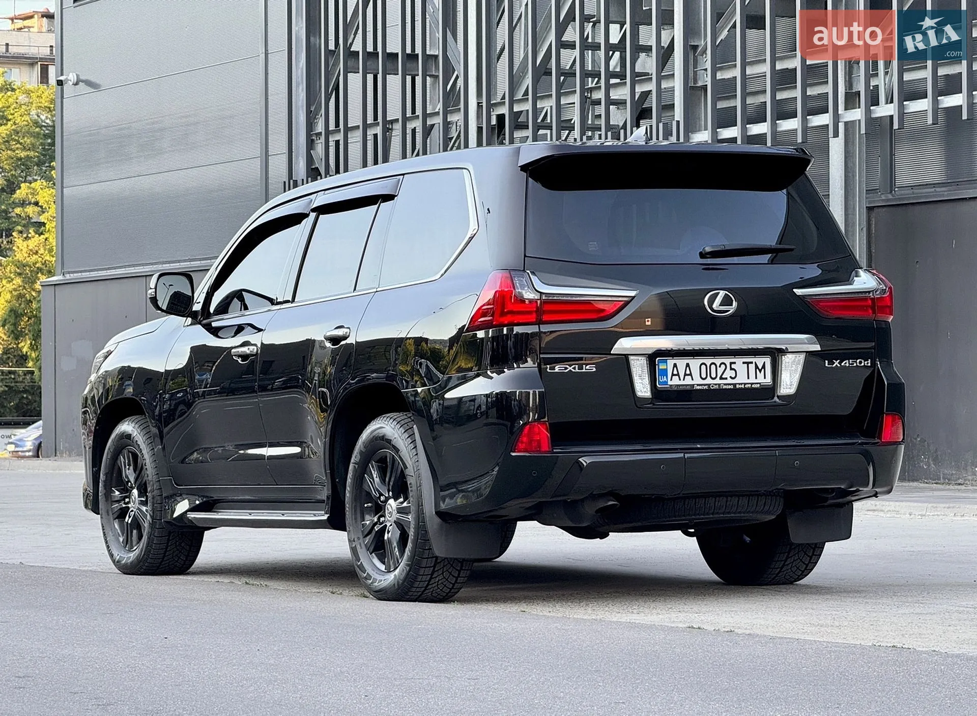 2017 Lexus LX - мініатюра 2