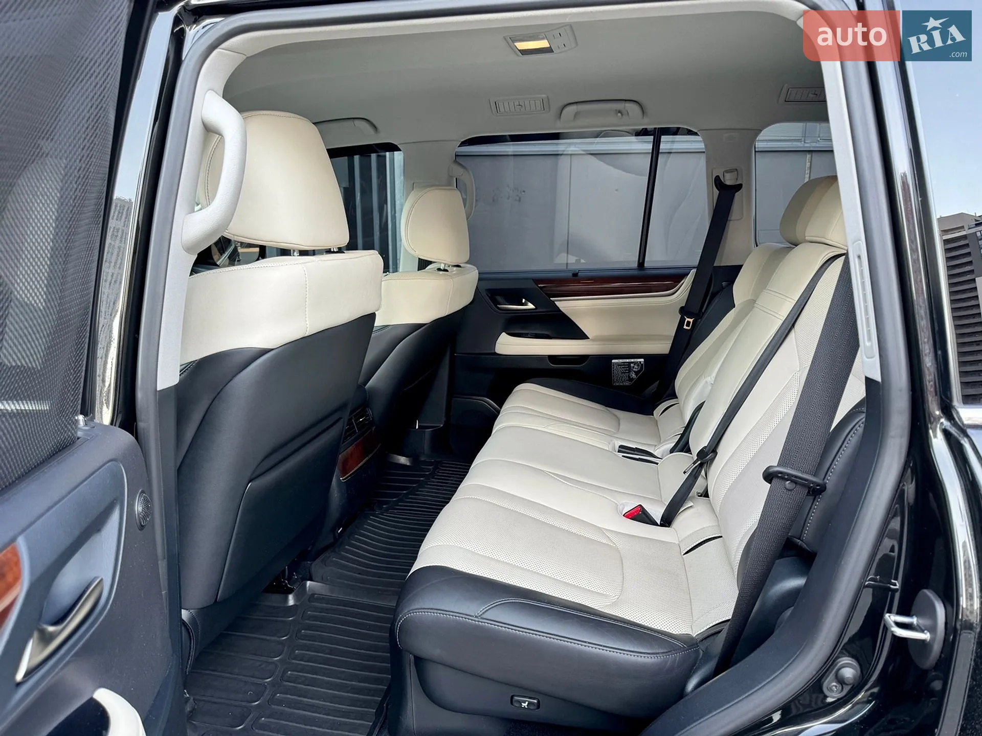 2017 Lexus LX - мініатюра 23