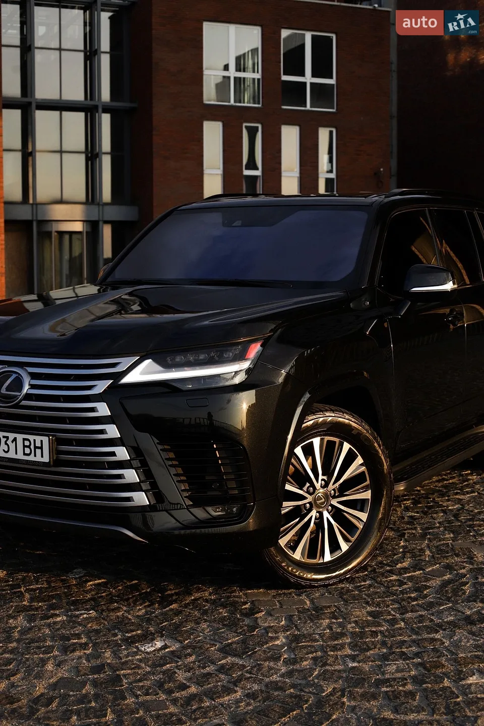2022 Lexus LX - мініатюра 2