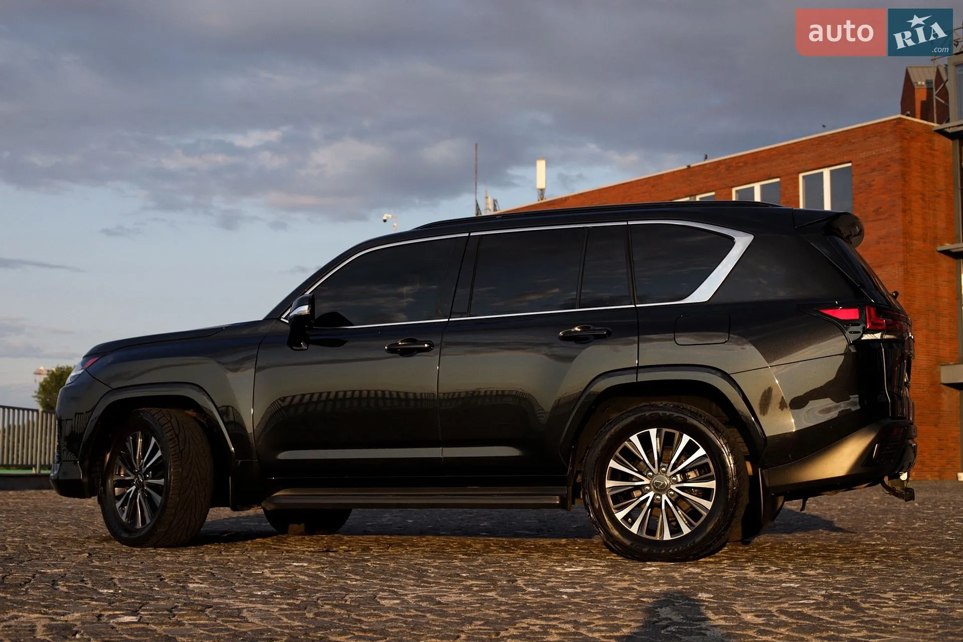2022 Lexus LX - мініатюра 3
