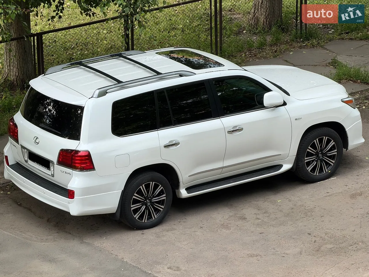 2010 Lexus LX - мініатюра 41