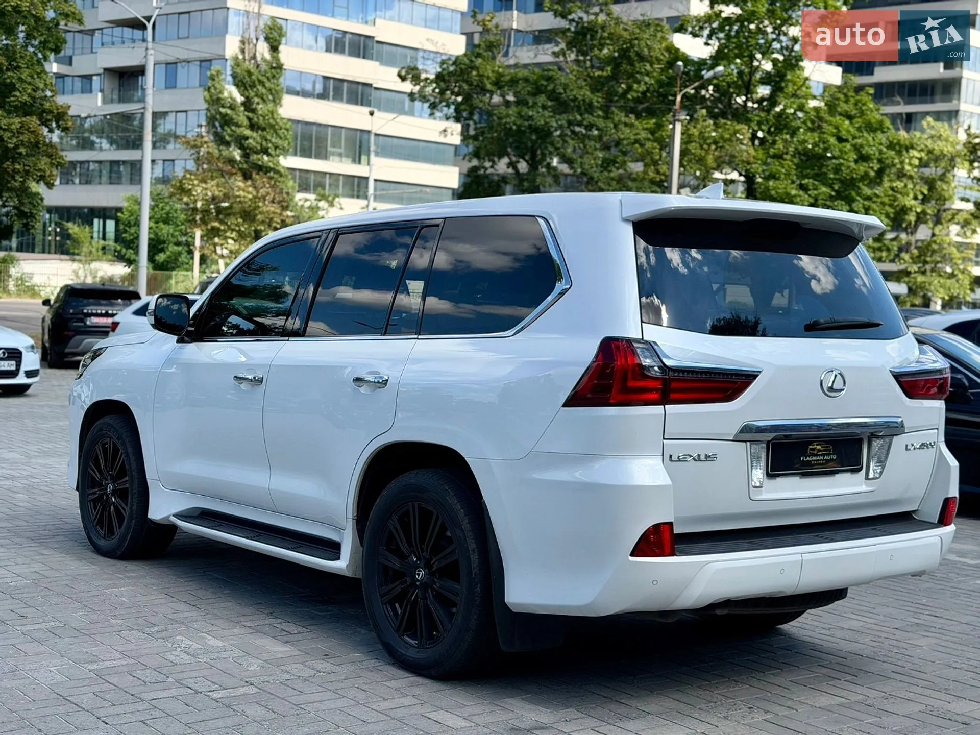 2017 Lexus LX - мініатюра 8