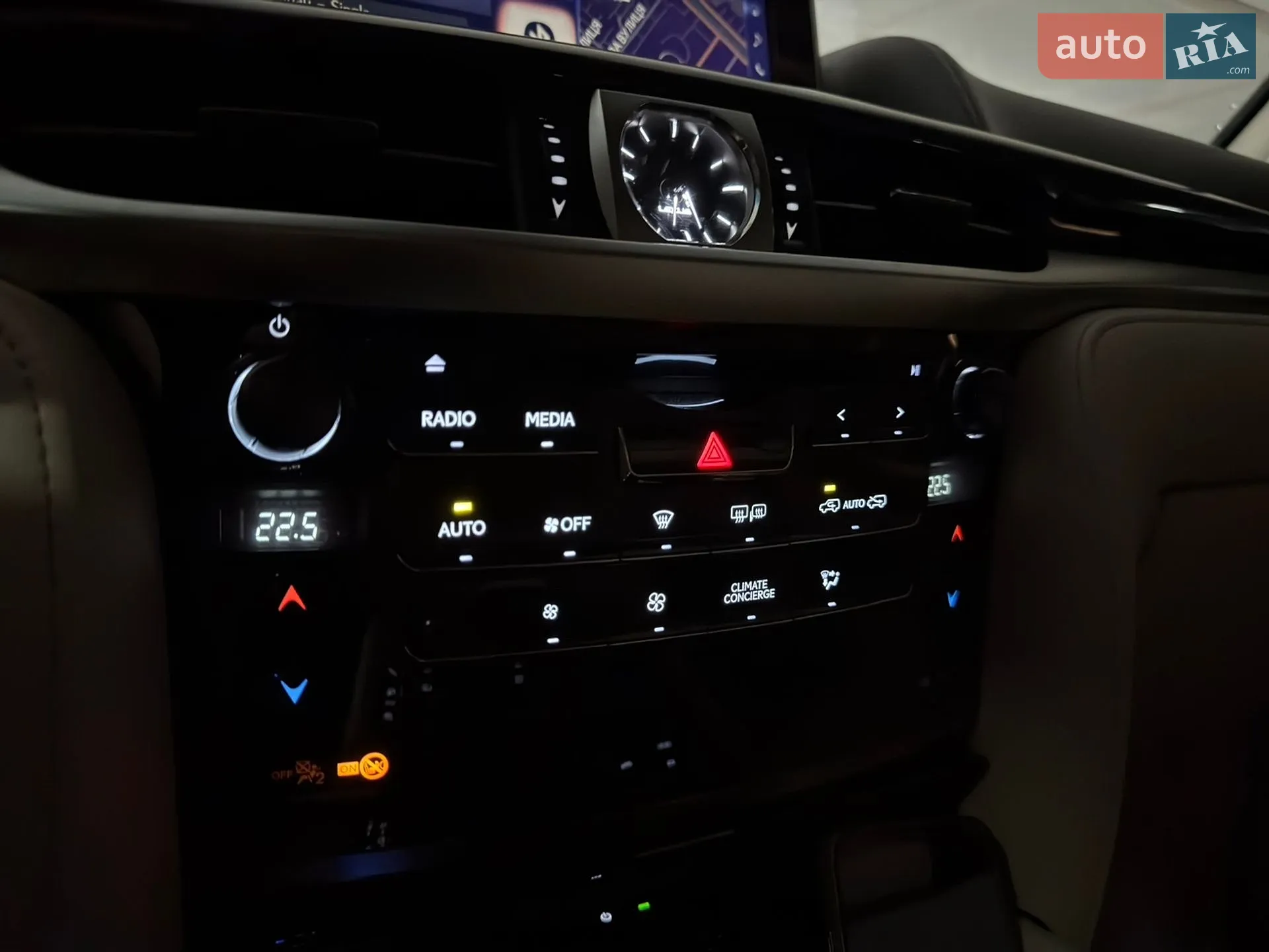 2017 Lexus LX - мініатюра 16