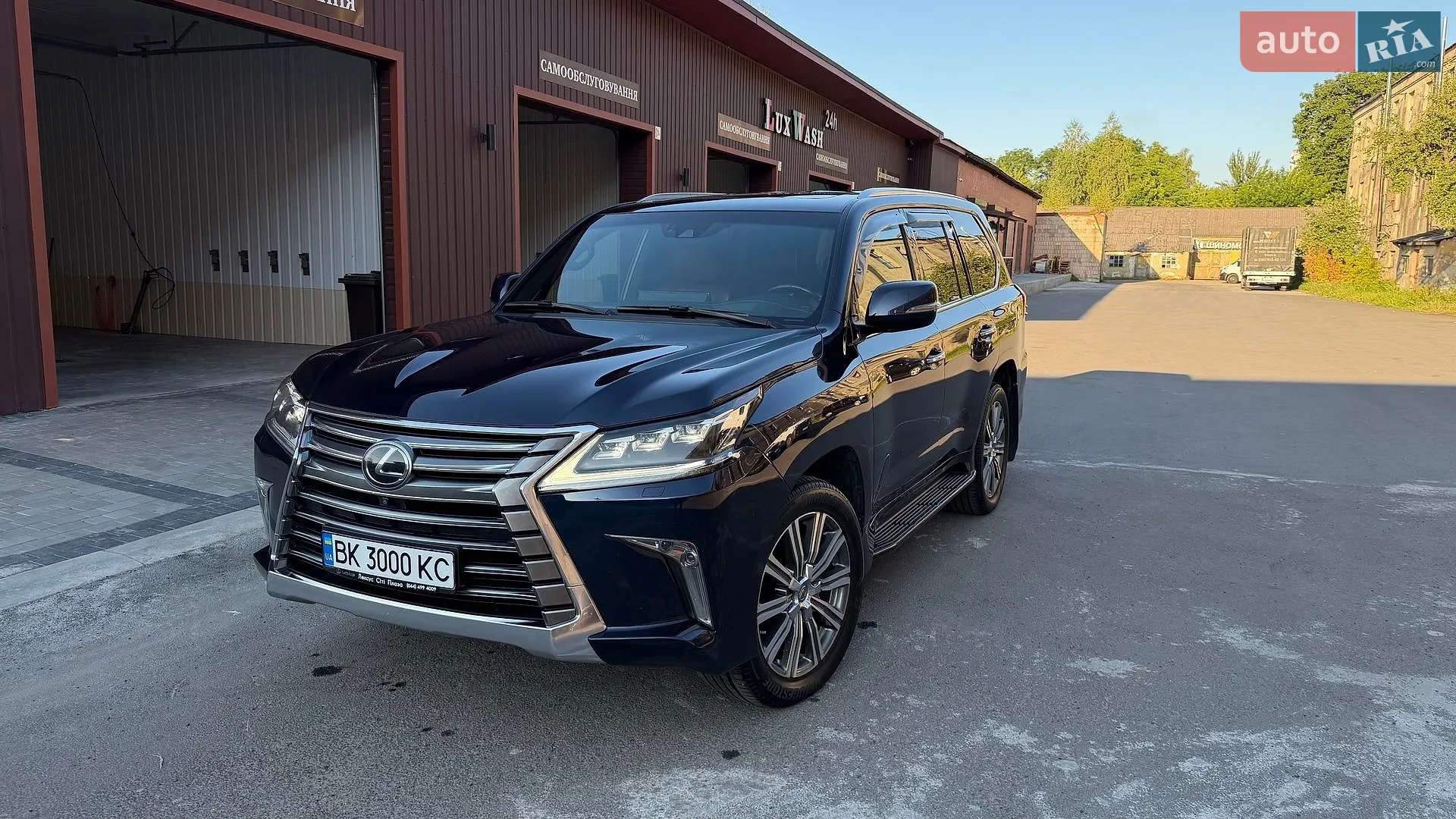 2017 Lexus LX - мініатюра 2
