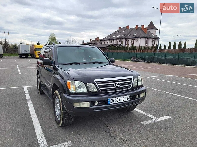 Lexus LX