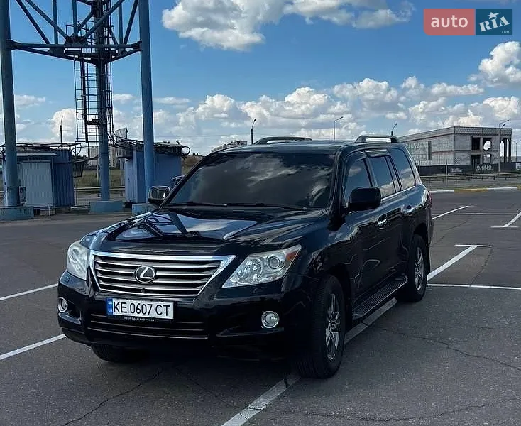 Lexus LX