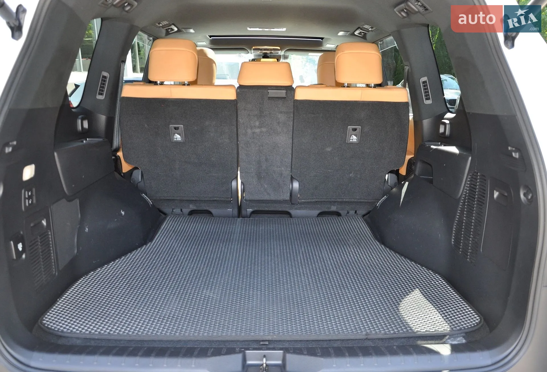 2022 Lexus LX - мініатюра 8
