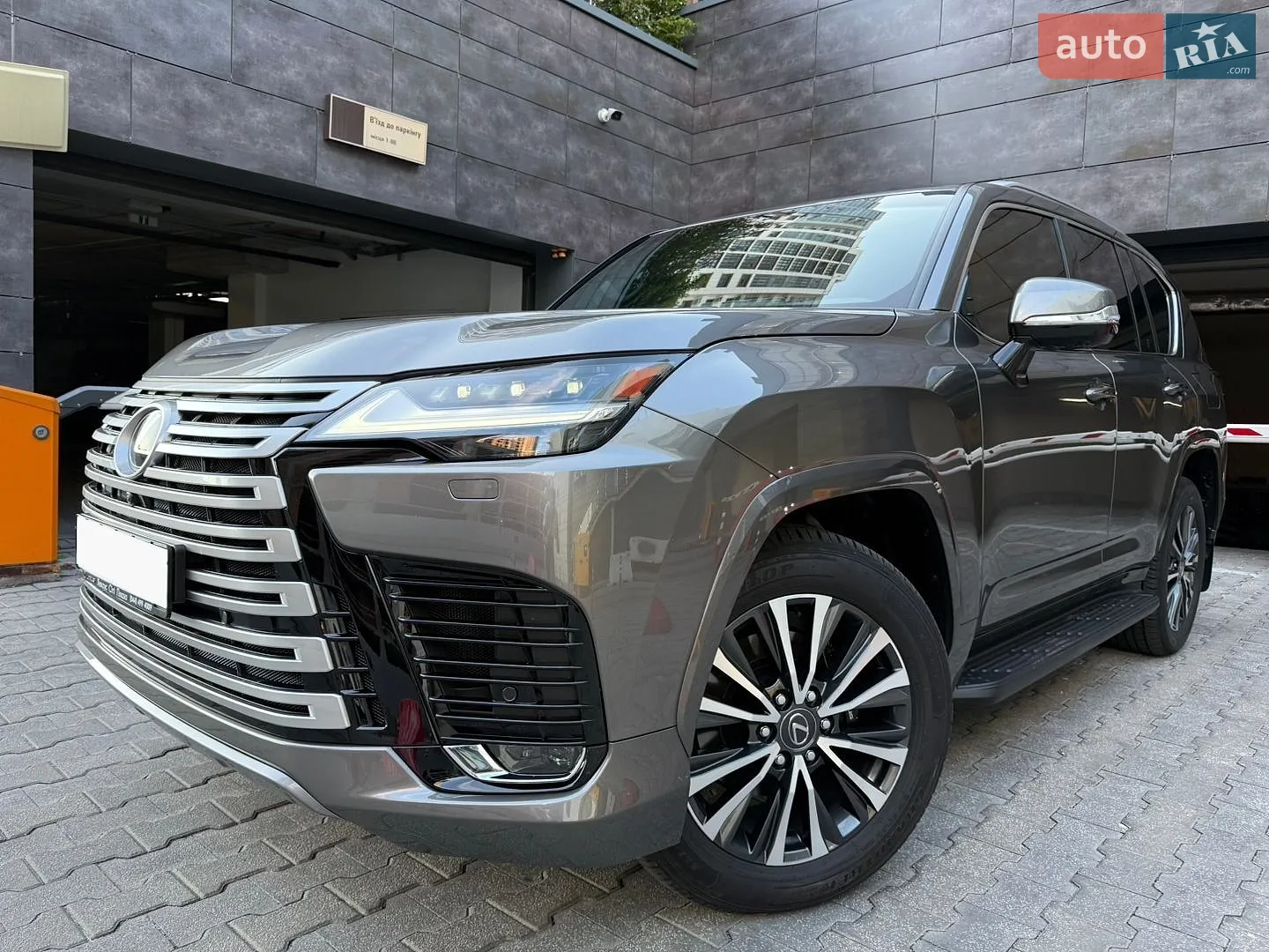2025 Lexus LX - мініатюра 3