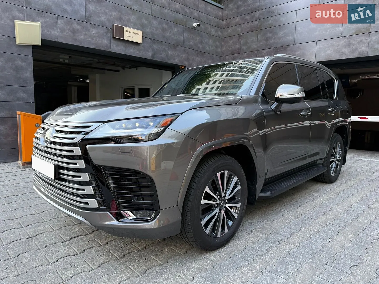 2025 Lexus LX - мініатюра 8
