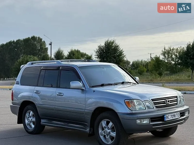 Lexus LX 2004