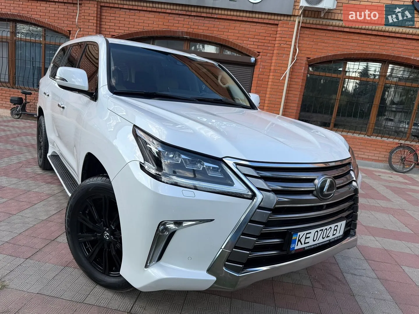 2017 Lexus LX - мініатюра 2