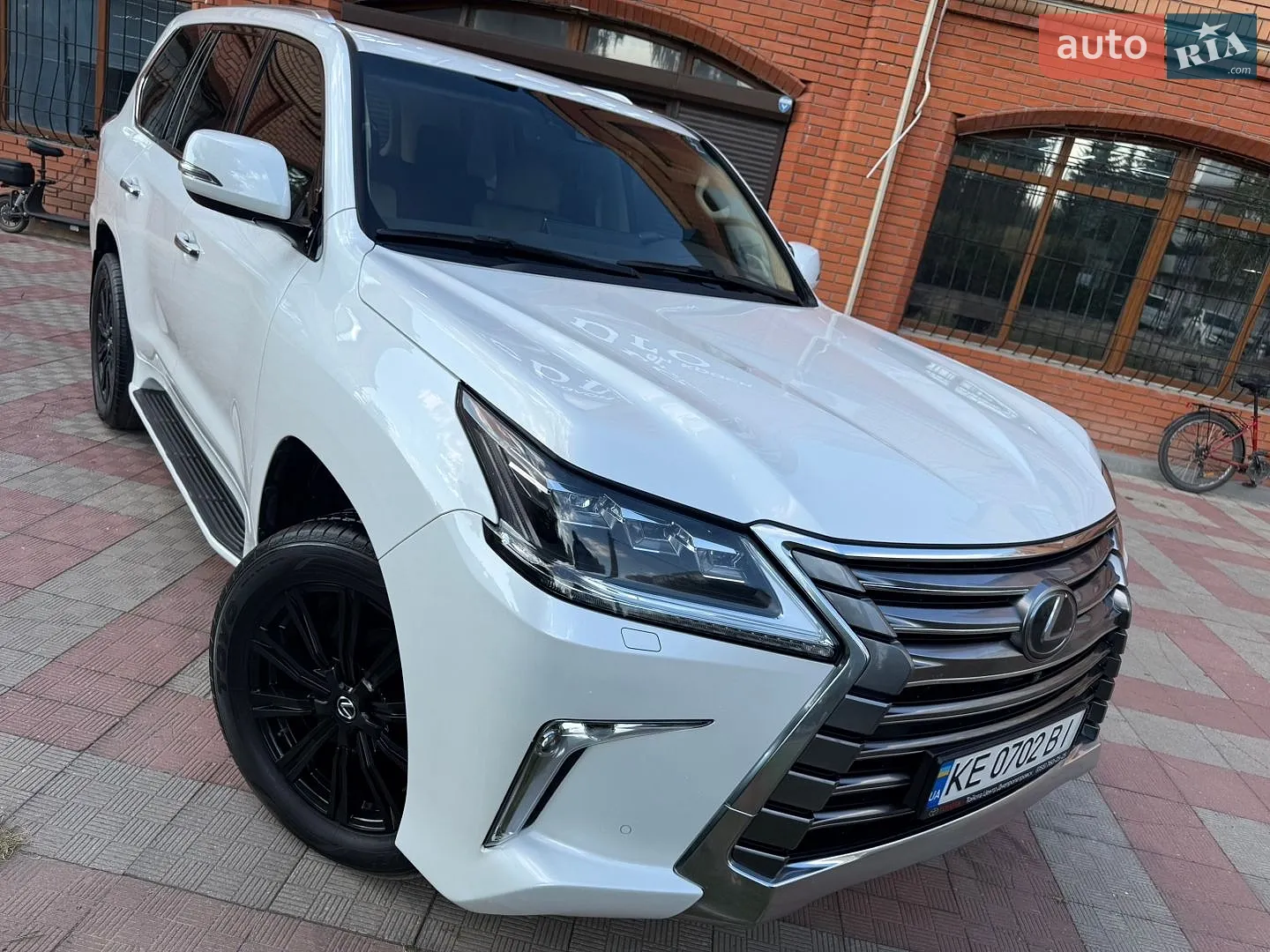 2017 Lexus LX - мініатюра 3