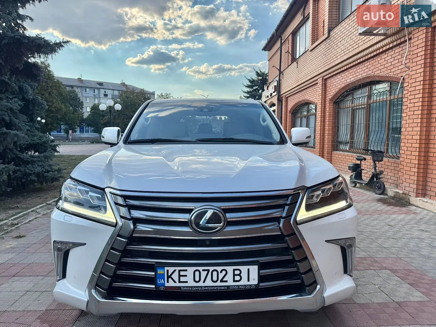 2017 Lexus LX - мініатюра 9