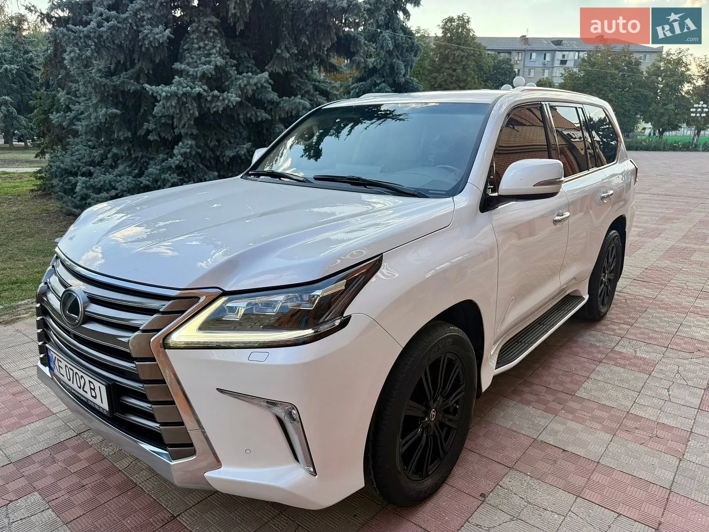 2017 Lexus LX - мініатюра 12