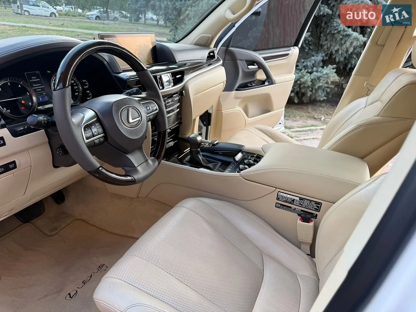 2017 Lexus LX - мініатюра 22