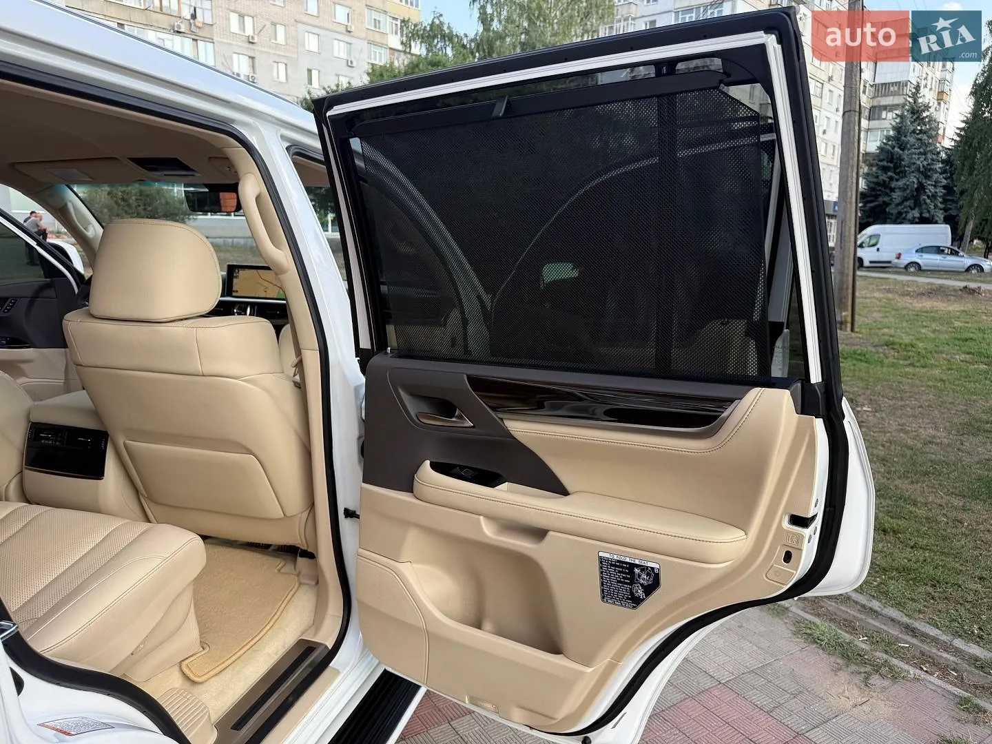 2017 Lexus LX - мініатюра 24
